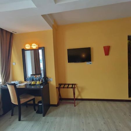 2 Inn 1 Boutique Hotel & Spa Sandakan Bagian luar foto