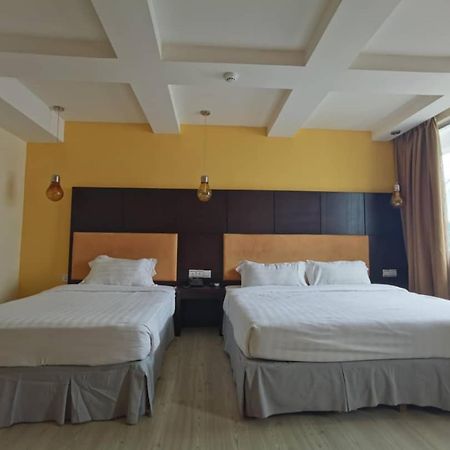 2 Inn 1 Boutique Hotel & Spa Sandakan Bagian luar foto