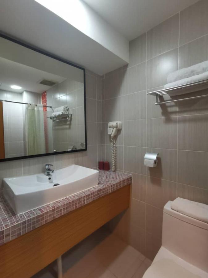 2 Inn 1 Boutique Hotel & Spa Sandakan Bagian luar foto