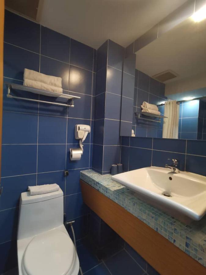2 Inn 1 Boutique Hotel & Spa Sandakan Bagian luar foto