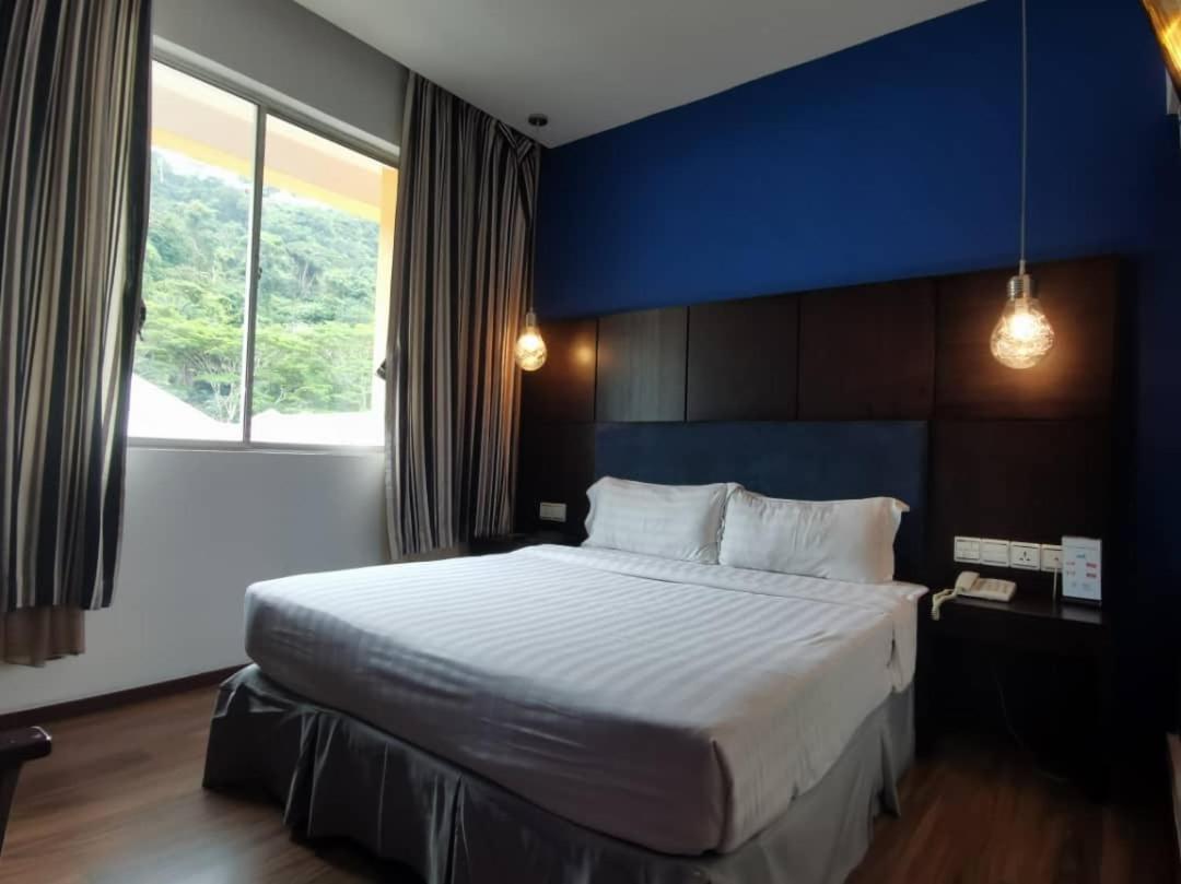 2 Inn 1 Boutique Hotel & Spa Sandakan Bagian luar foto