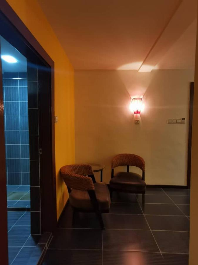 2 Inn 1 Boutique Hotel & Spa Sandakan Bagian luar foto