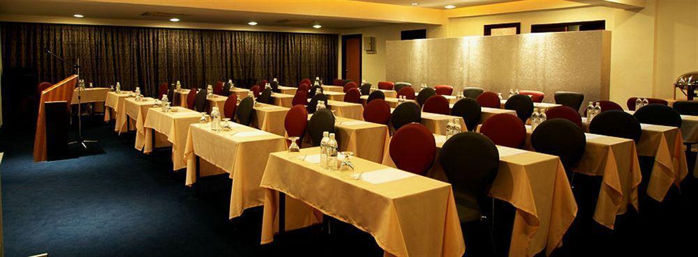 2 Inn 1 Boutique Hotel & Spa Sandakan Bagian luar foto