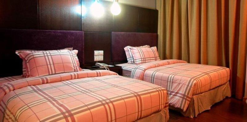 2 Inn 1 Boutique Hotel & Spa Sandakan Bagian luar foto