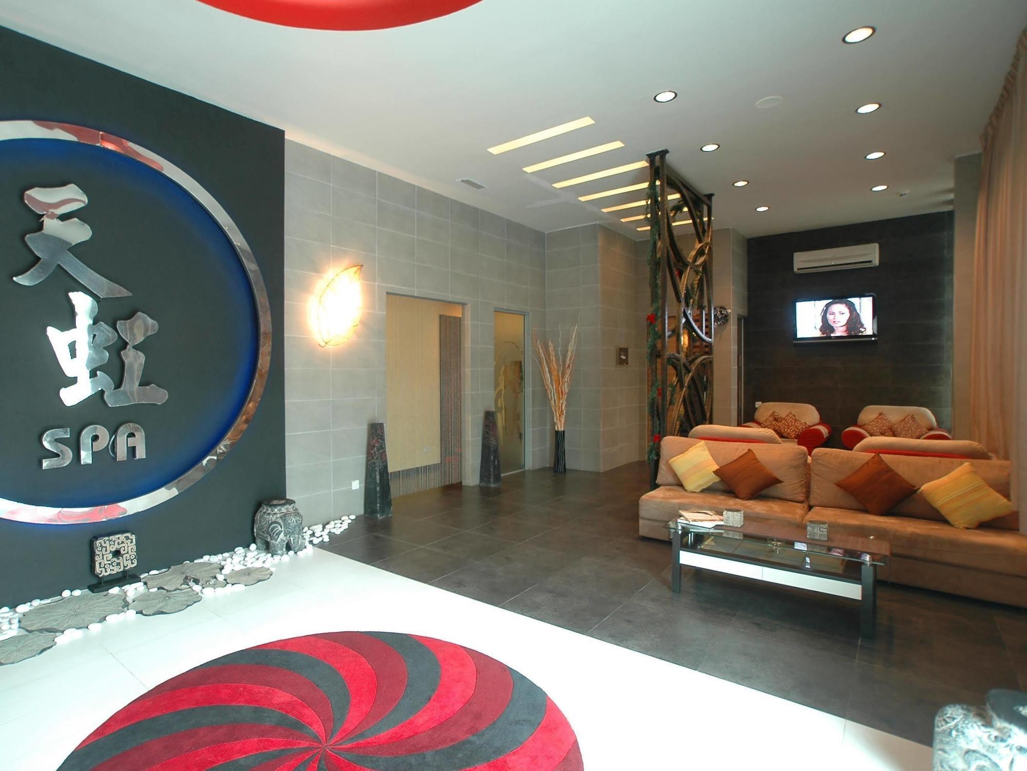 2 Inn 1 Boutique Hotel & Spa Sandakan Bagian luar foto
